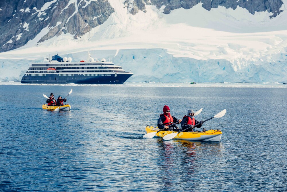 AOV Antarctica Yacht Kayakers