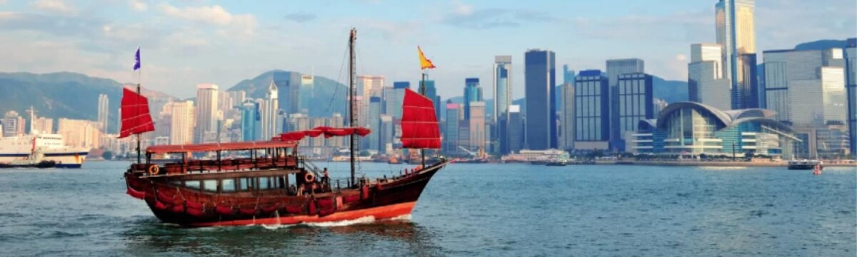 Hong Kong Family Escapes